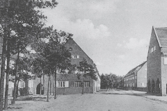 Heidehof_Parkplatz1930-960x